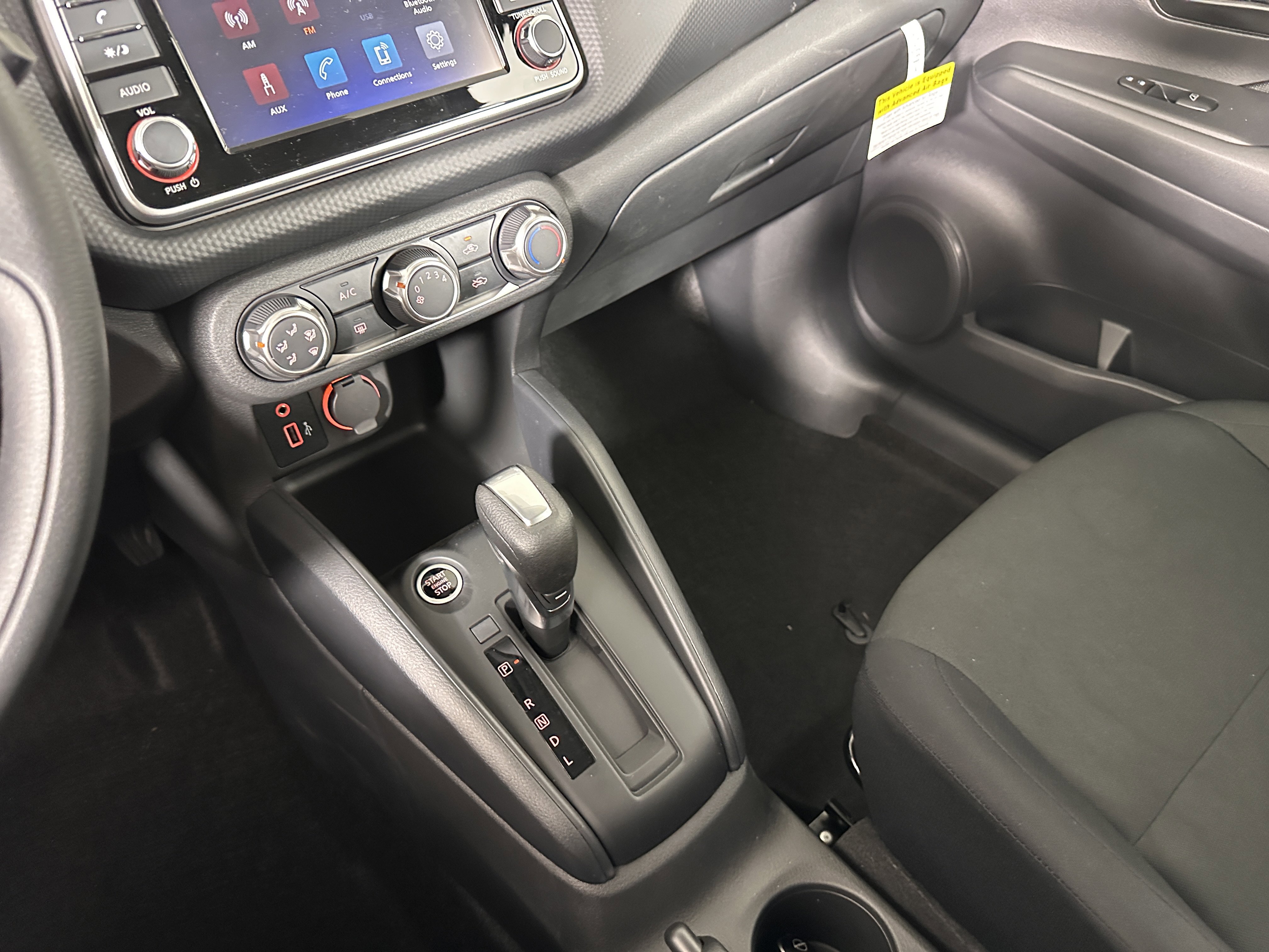 New 2025 Nissan Kicks Play S image 20