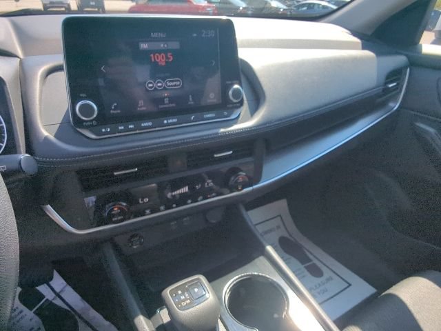 Used 2024 Nissan Rogue SV AWD/4WD image 16