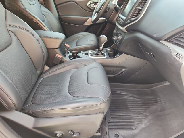 Used 2018 Jeep Cherokee Overland w/ Technology Group image 28