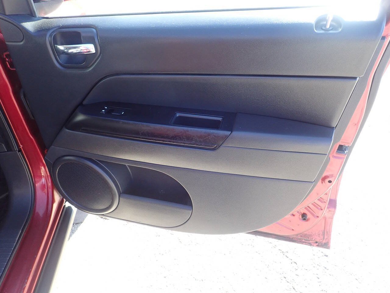 Used 2013 Jeep Compass Sport FWD image 22