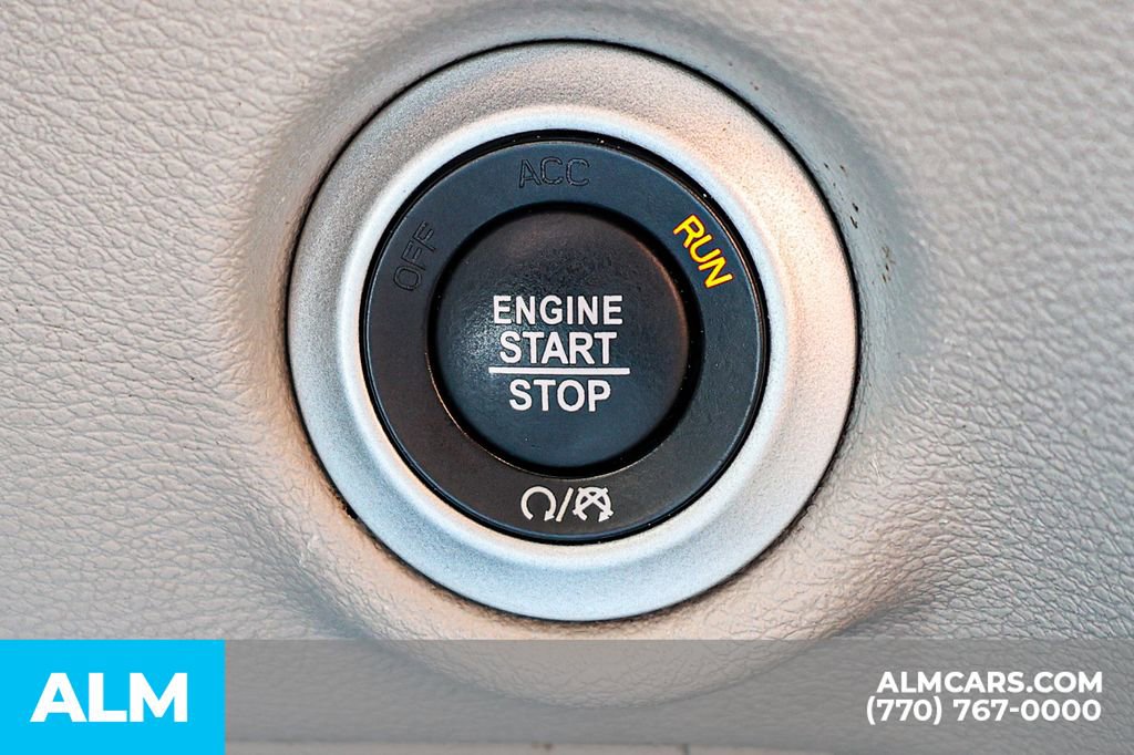 Used 2024 Chrysler Pacifica Touring-L FWD image 46