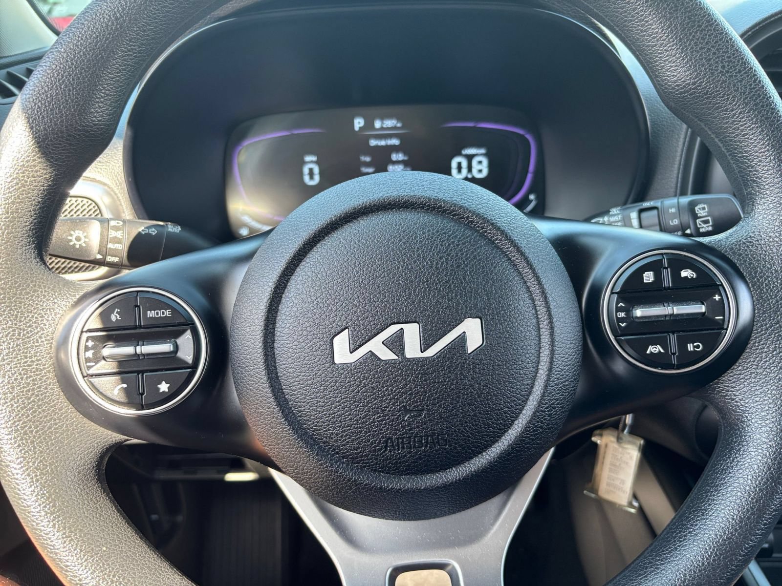 Used 2025 Kia Soul LX w/ LX Technology Package FWD image 25