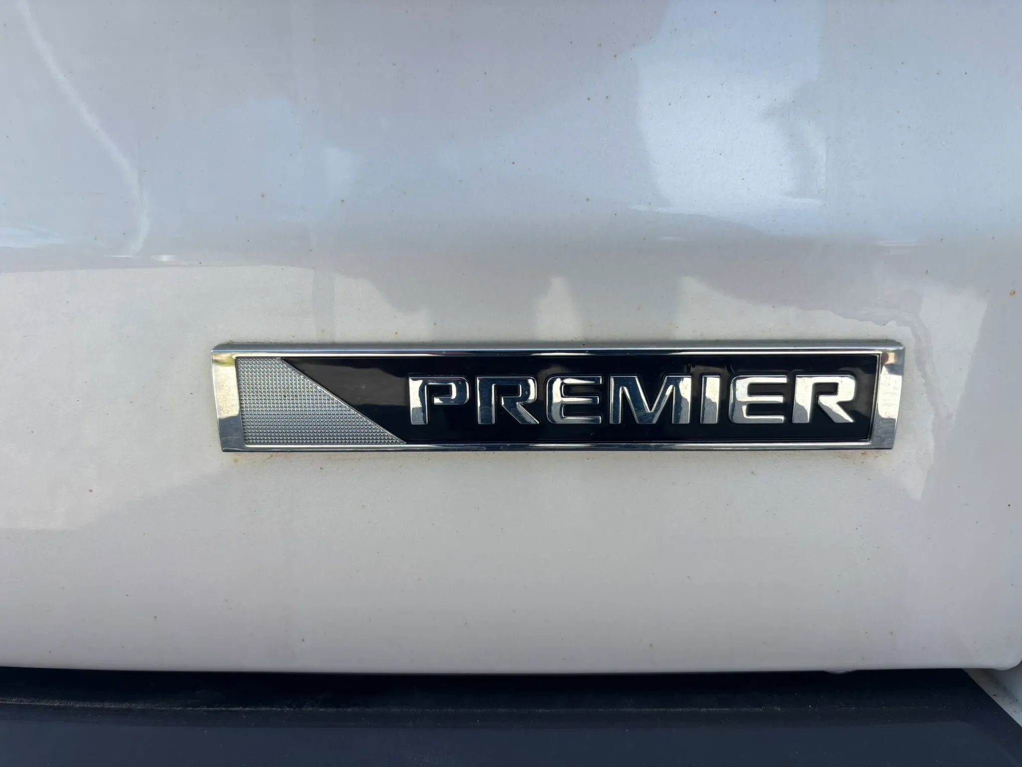 Used 2017 Chevrolet Suburban Premier AWD/4WD image 14