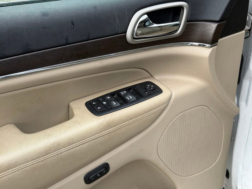 Used 2017 Jeep Grand Cherokee Limited image 11