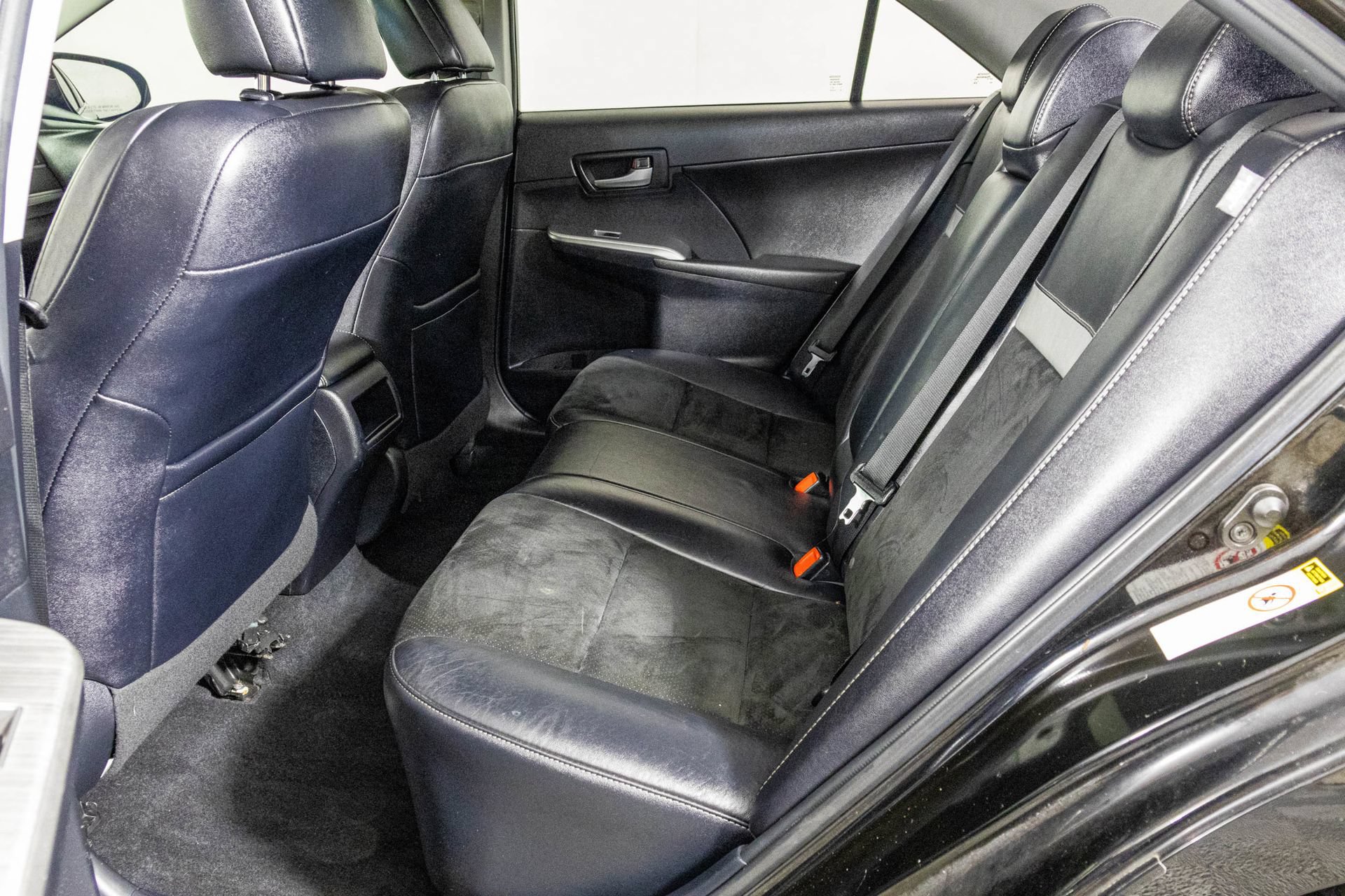 Used 2012 Toyota Camry SE w/ Leather Pkg FWD image 40