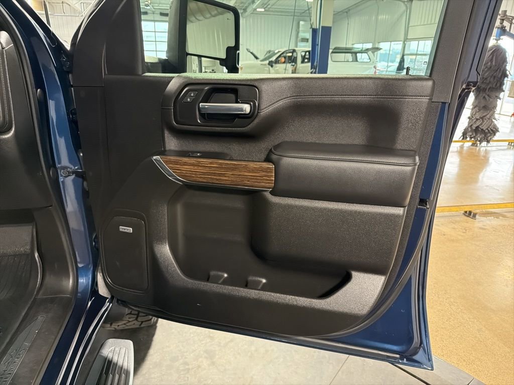 Used 2022 Chevrolet Silverado 3500 High Country w/ Z71 Off-Road Package image 13