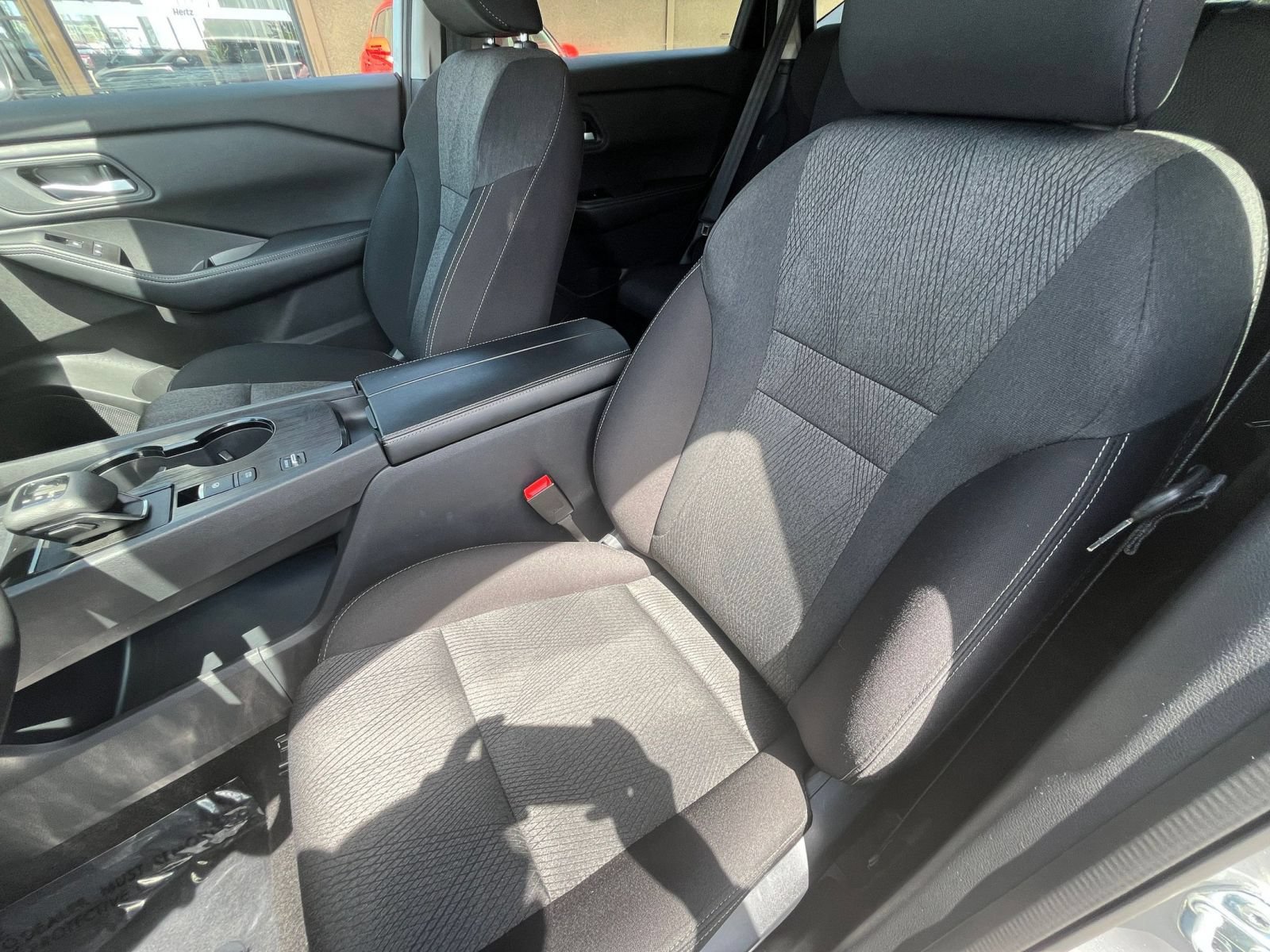 Used 2025 Nissan Rogue SV FWD image 38