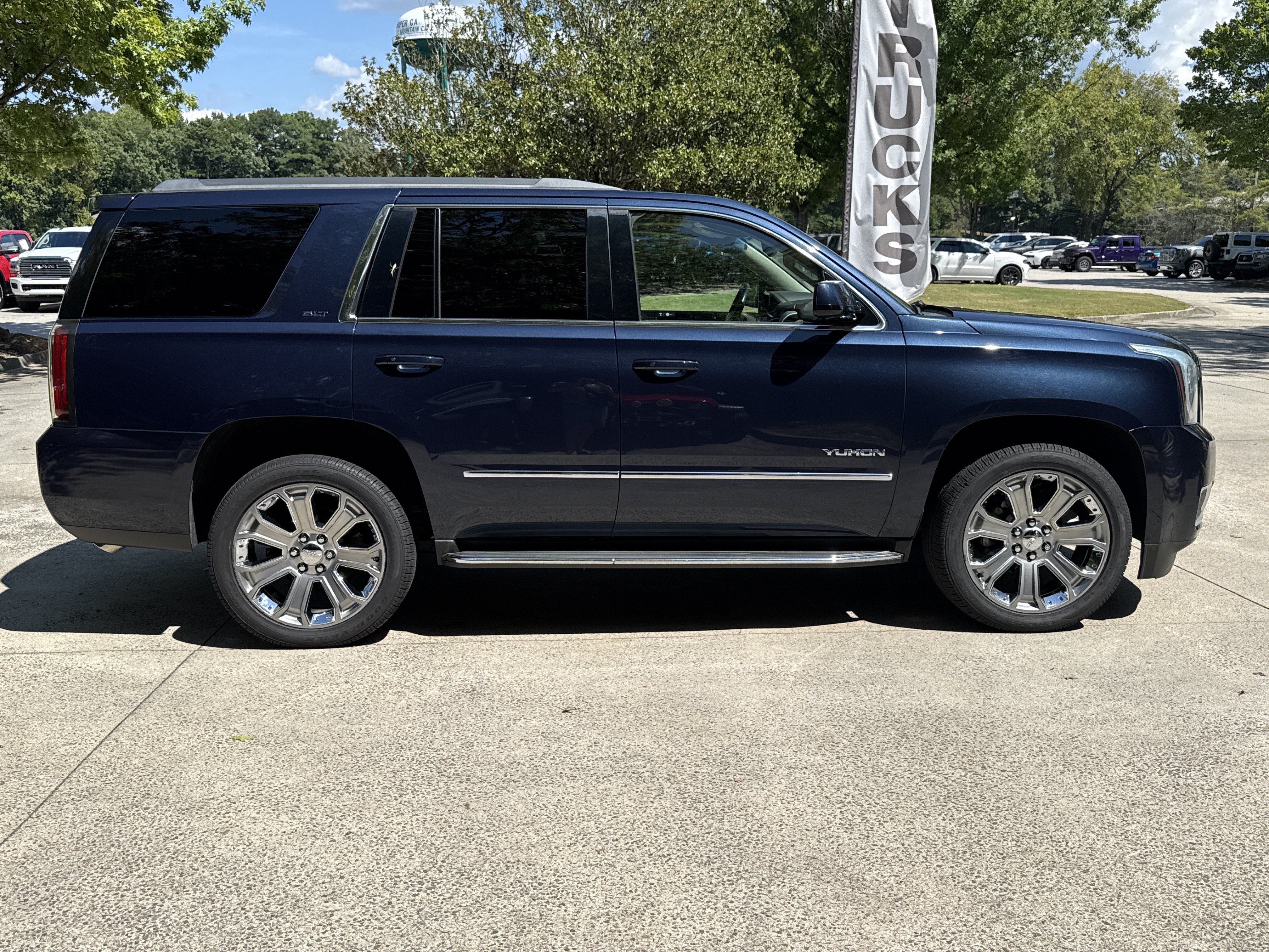 Used 2018 GMC Yukon SLT w/ Premium Edition RWD image 8
