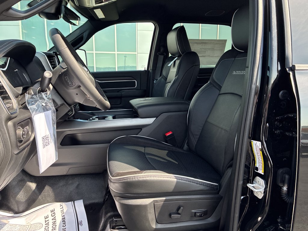 New 2026 RAM 4500 4x4 Crew Cab DRW w/ Laramie Trim Package image 7