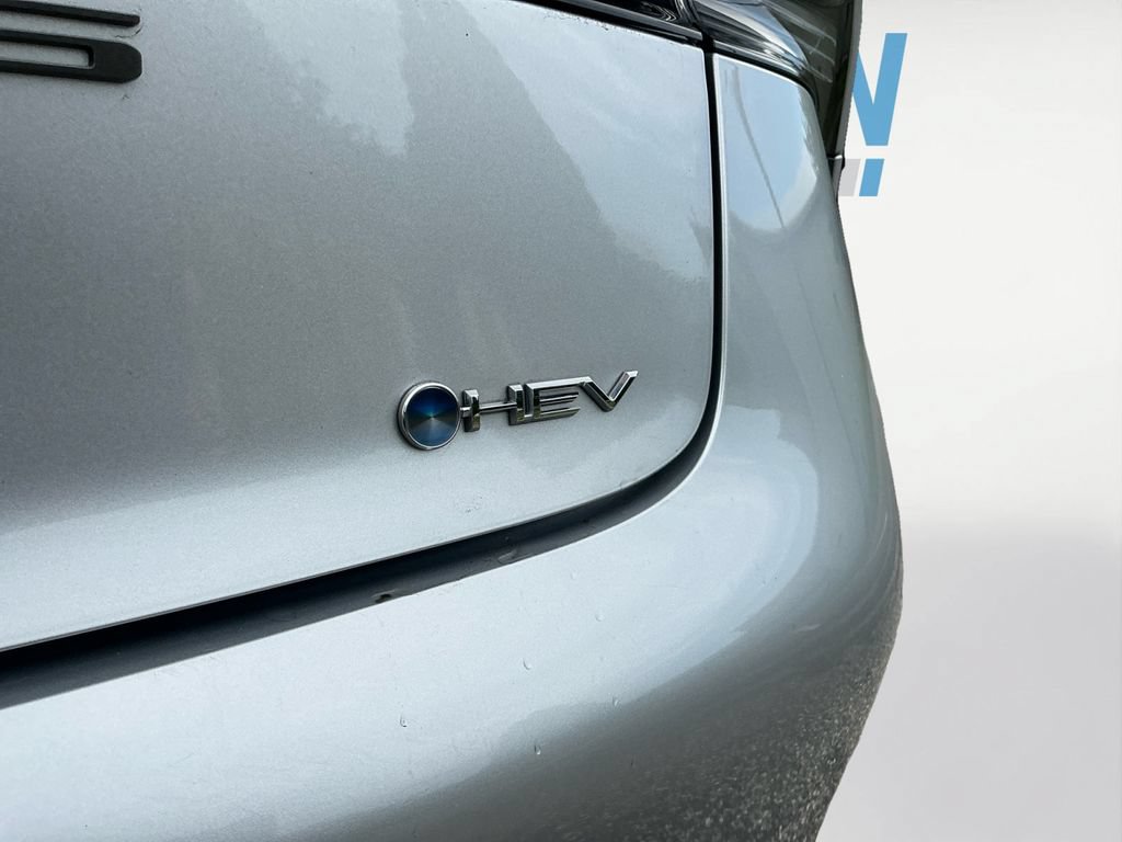 Certified 2024 Toyota Prius LE FWD image 24