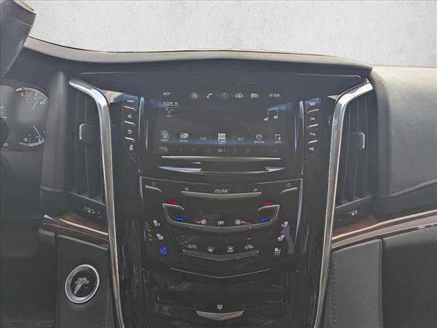 Used 2017 Cadillac Escalade Luxury RWD image 11