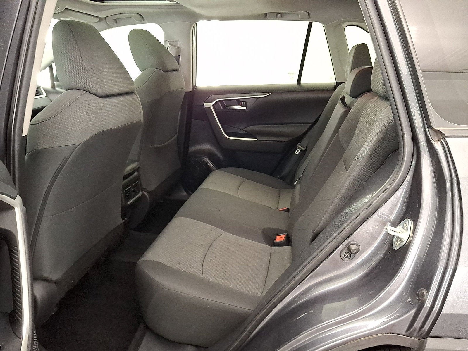 Certified 2020 Toyota RAV4 XLE w/ Convenience Package AWD/4WD image 11