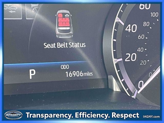 Used 2023 Toyota Highlander XLE AWD/4WD image 29