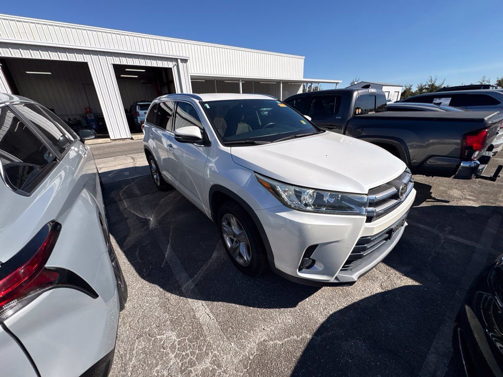 Used 2018 Toyota Highlander Limited FWD image 8