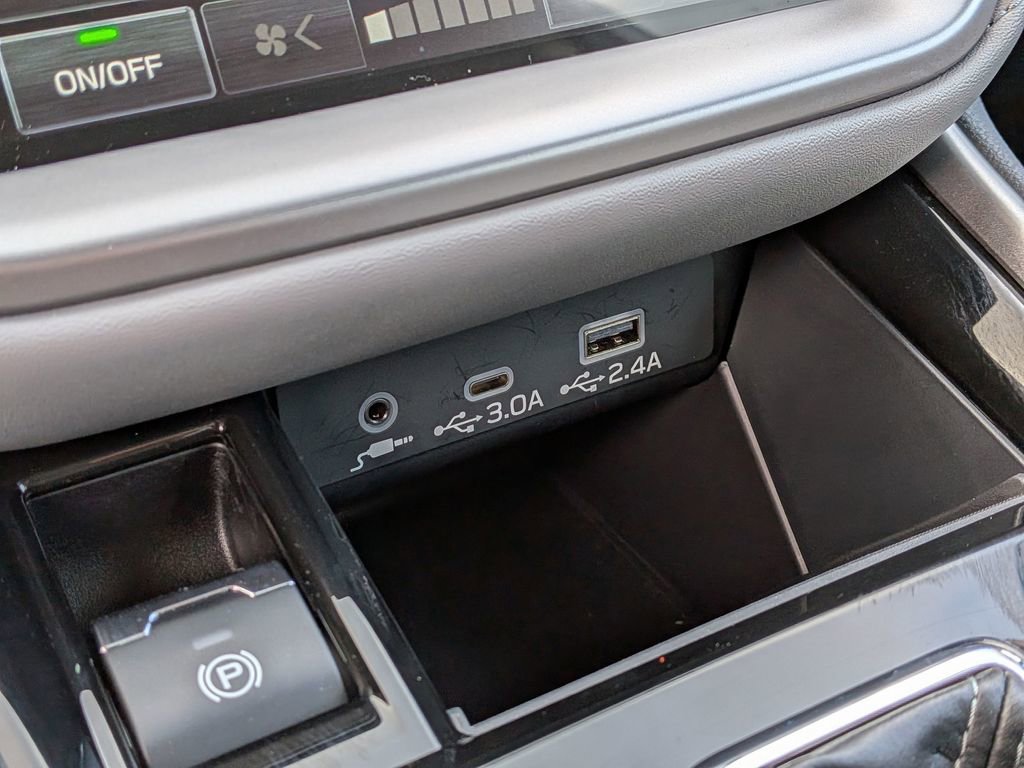 Used 2025 Subaru Legacy Limited w/ Popular Package #3 image 32