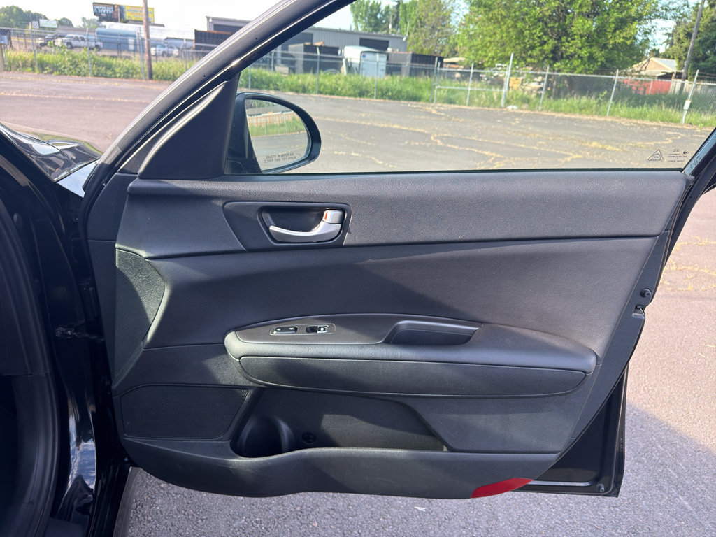 Used 2020 Kia Optima SE FWD image 13