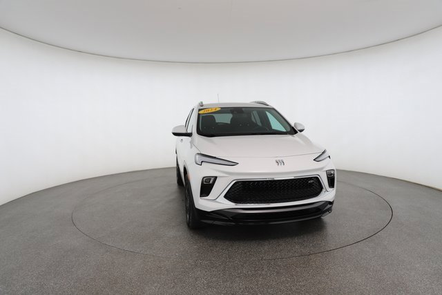 Used 2024 Buick Encore GX Sport Touring image 29