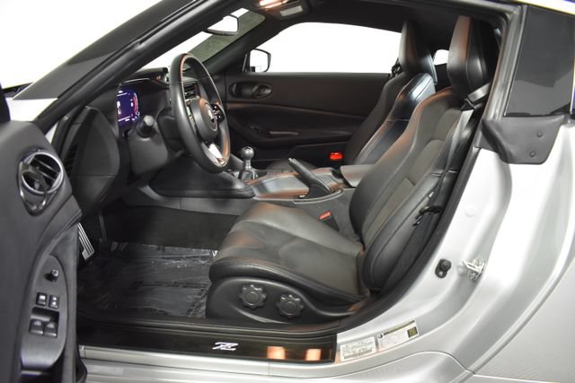 Certified 2024 Nissan Z Performance w/ Floor Mat Package RWD image 12