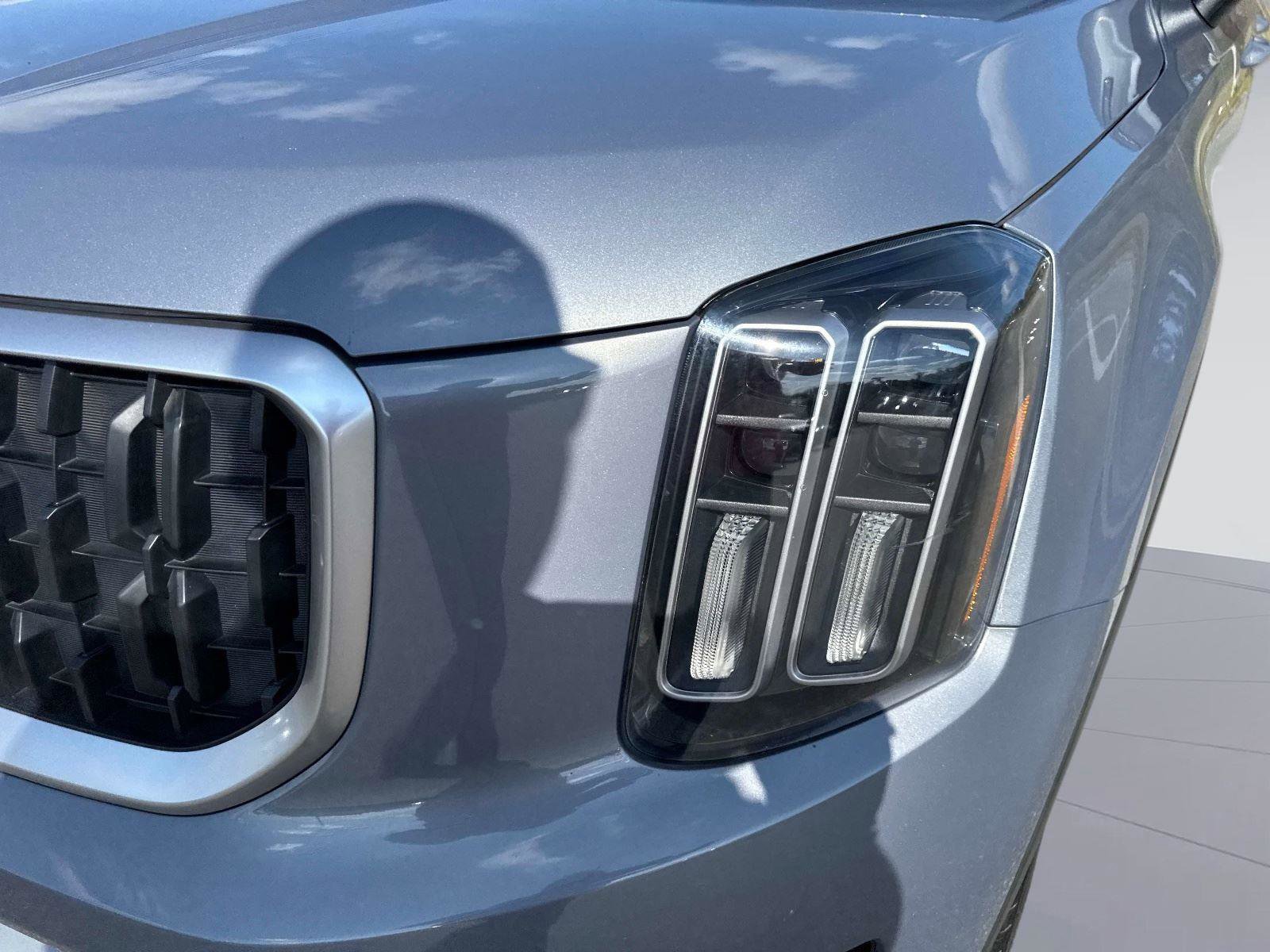 Used 2024 Kia Telluride EX w/ EX Captain's Chair Package image 10