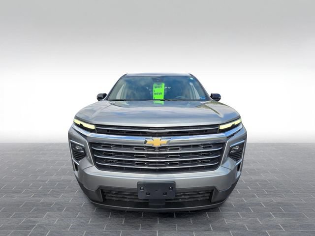 Used 2026 Chevrolet Traverse LT AWD/4WD image 2