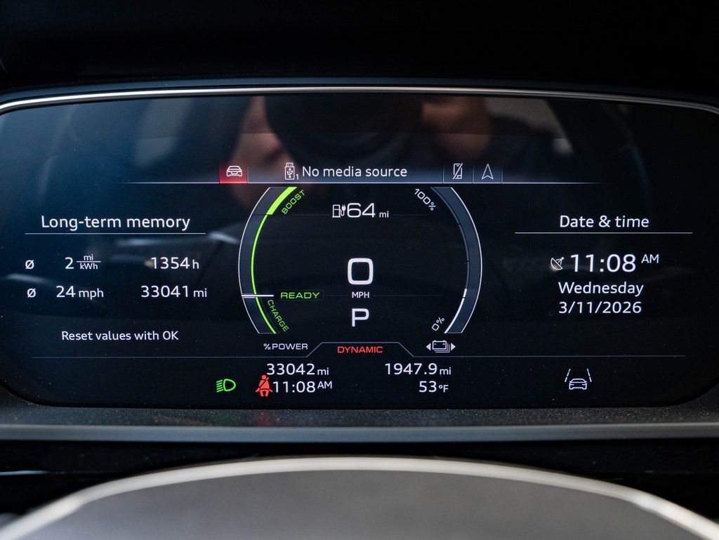 Used 2022 Audi e-tron Premium Plus w/ Premium Plus Package image 28