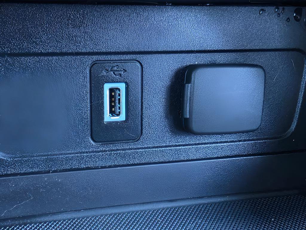 Used 2017 Ford Escape SE w/ Equipment Group 201A image 30