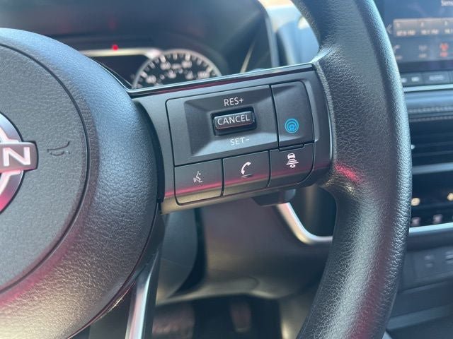 Used 2023 Nissan Rogue SV FWD image 29