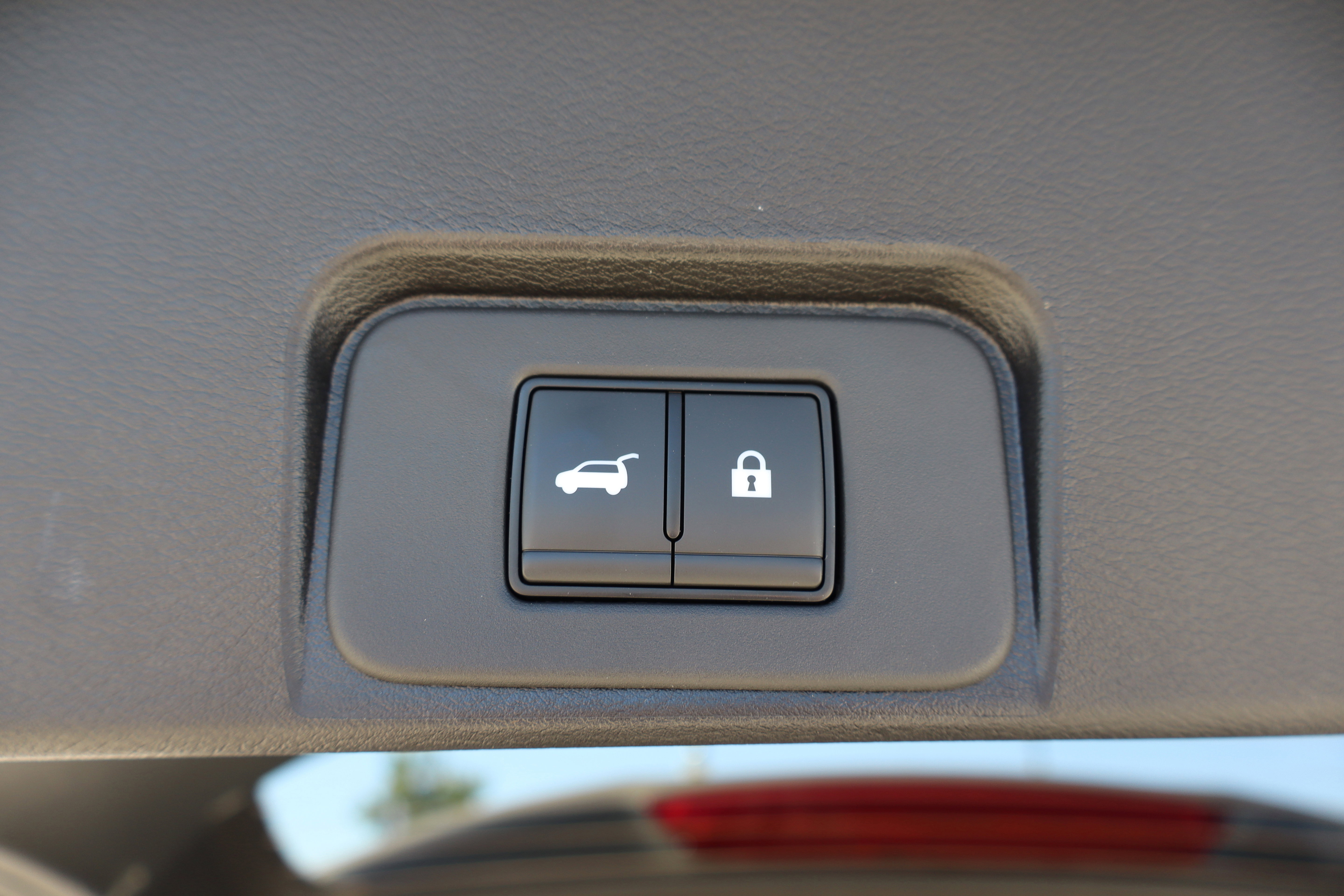 Used 2025 Nissan Rogue SV image 26