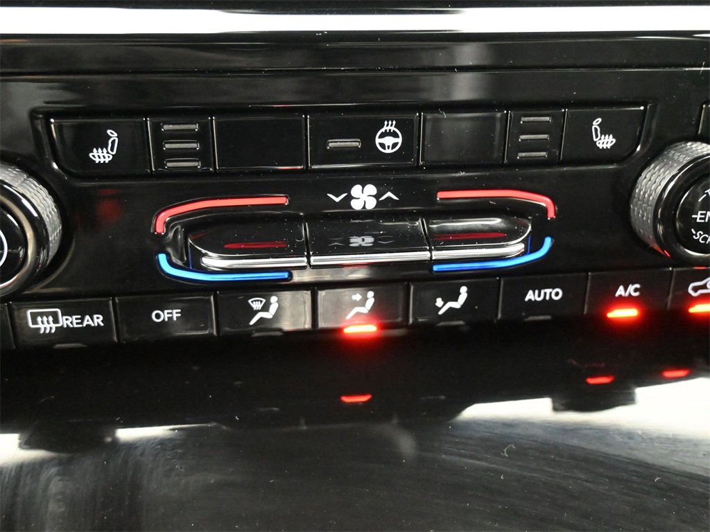 Used 2023 Jeep Grand Cherokee Altitude image 14