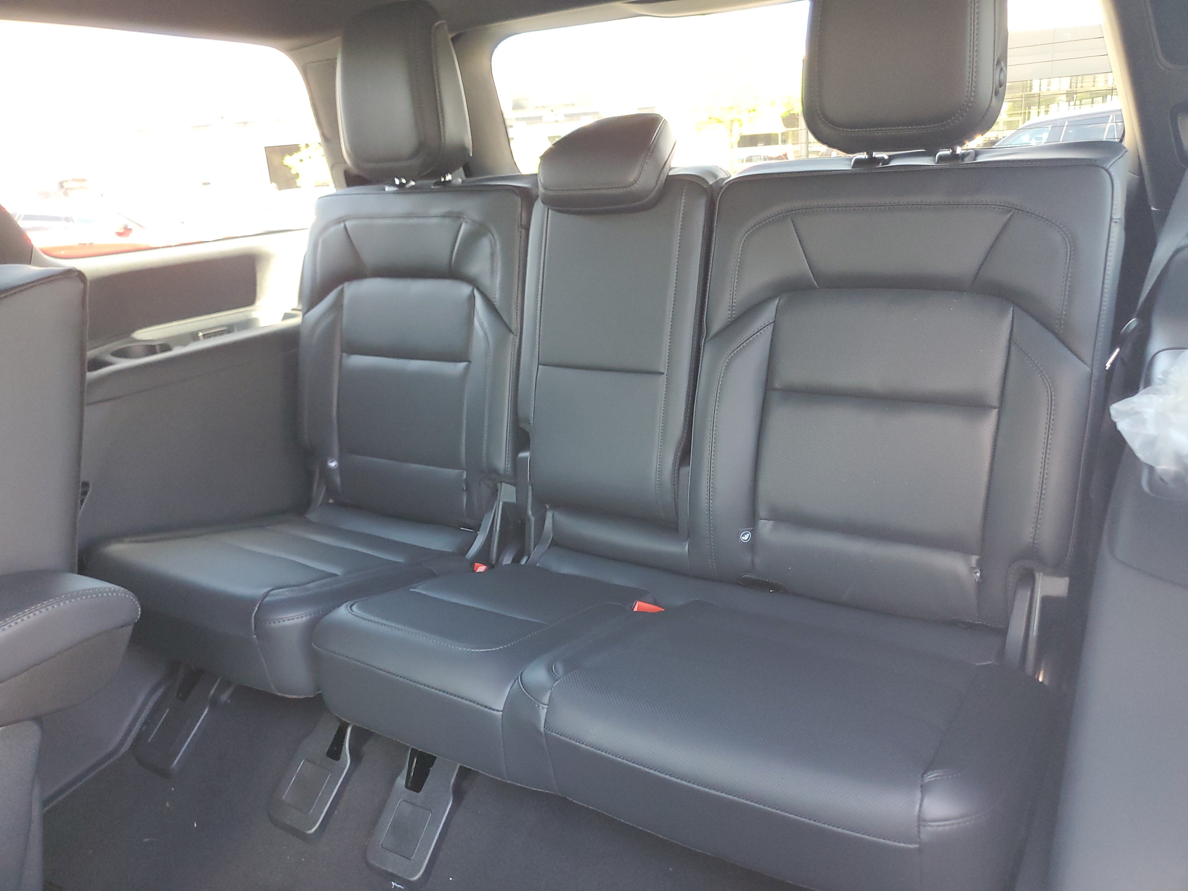 New 2026 Lincoln Navigator Reserve w/ Jet Appearance Package AWD/4WD image 31