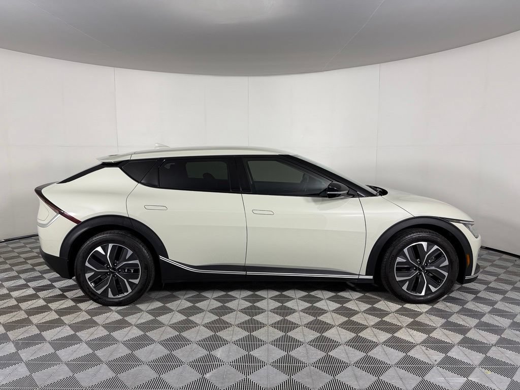 Used 2024 Kia EV6 Light RWD image 5