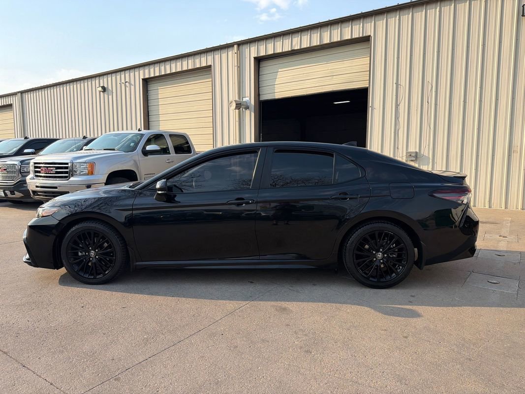 Used 2022 Toyota Camry SE w/ Carpet Mat Package (TMS) image 8