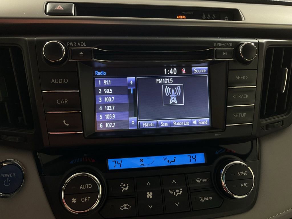 Used 2018 Toyota RAV4 LE AWD/4WD image 24