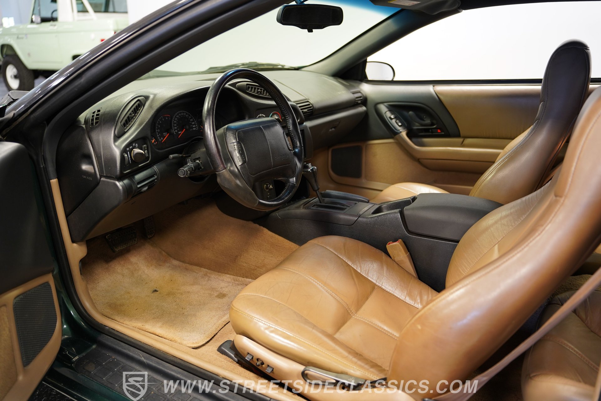 Used 1995 Chevrolet Camaro Z28 RWD image 4