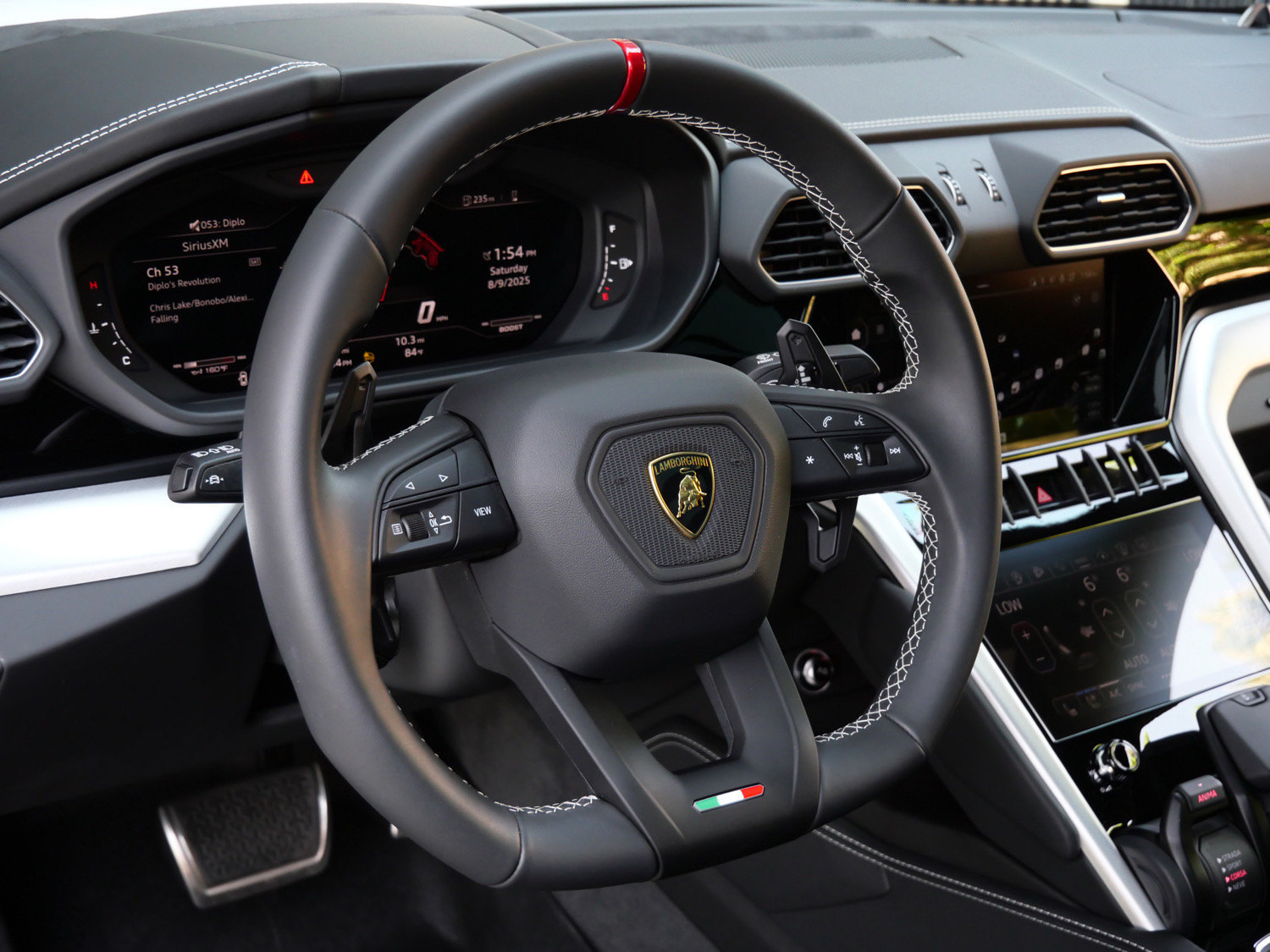 Used 2024 Lamborghini Urus S AWD/4WD image 15