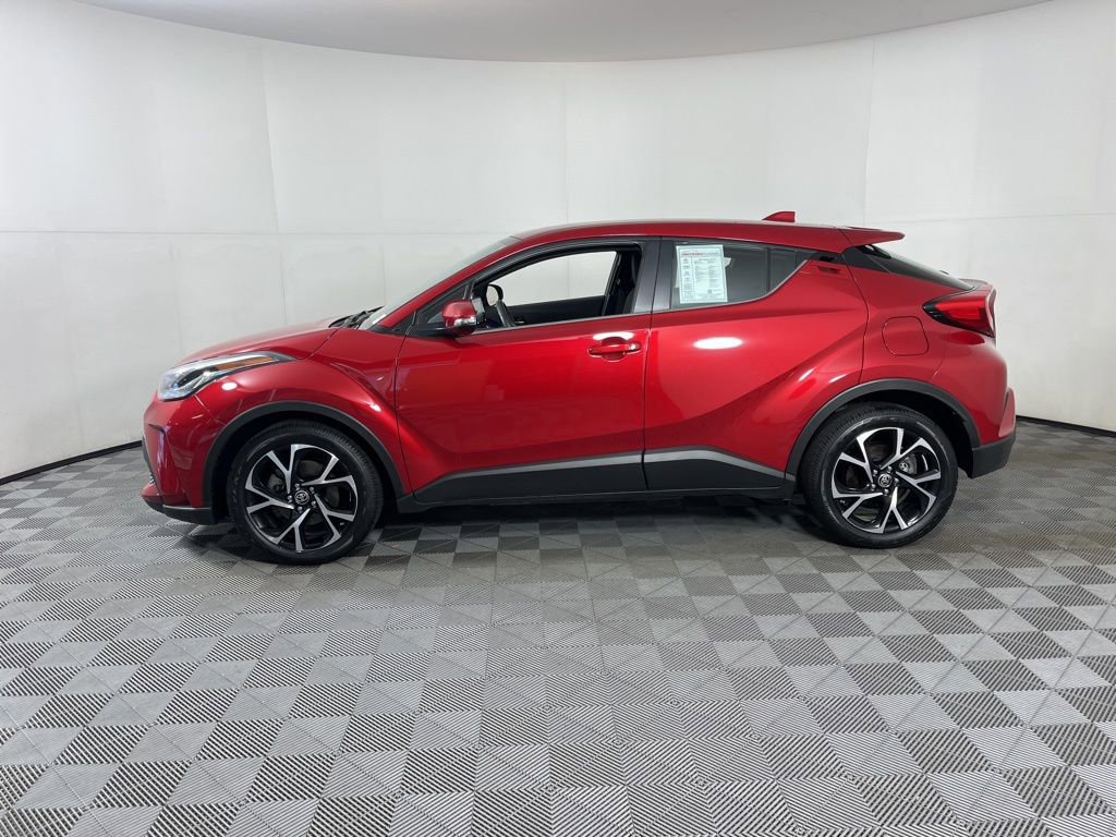 Used 2020 Toyota C-HR XLE image 2