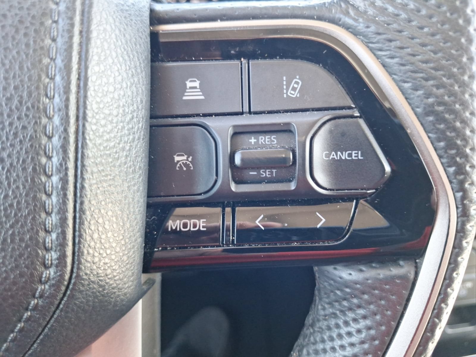 Used 2024 Toyota Sequoia Limited image 21