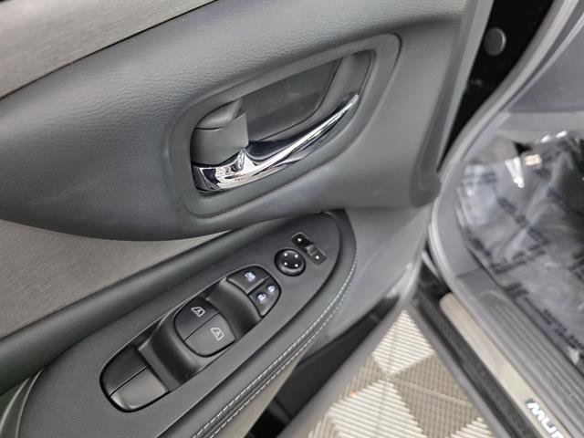 Used 2024 Nissan Murano SV w/ SV Midnight Edition Package image 41