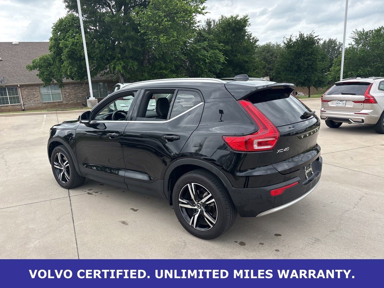Used 2025 Volvo XC40 B5 Core AWD/4WD image 7
