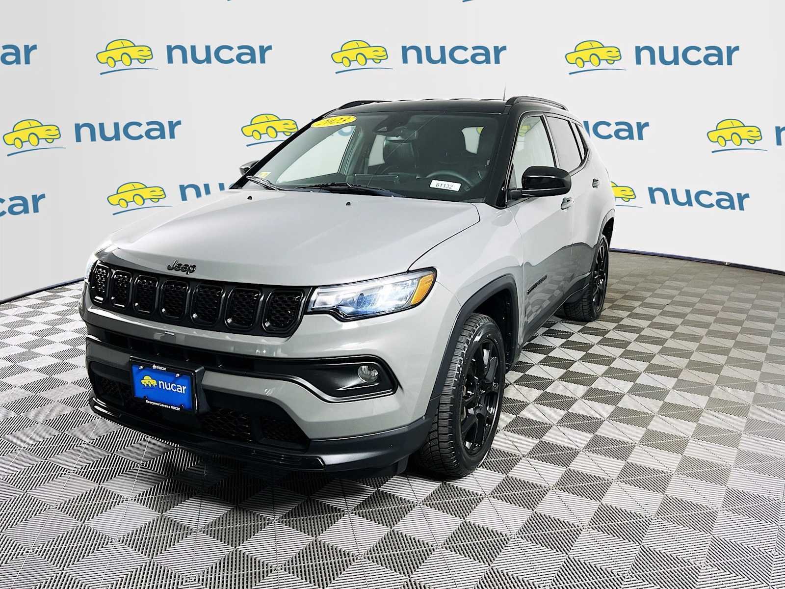 Used 2023 Jeep Compass Latitude AWD/4WD image 3