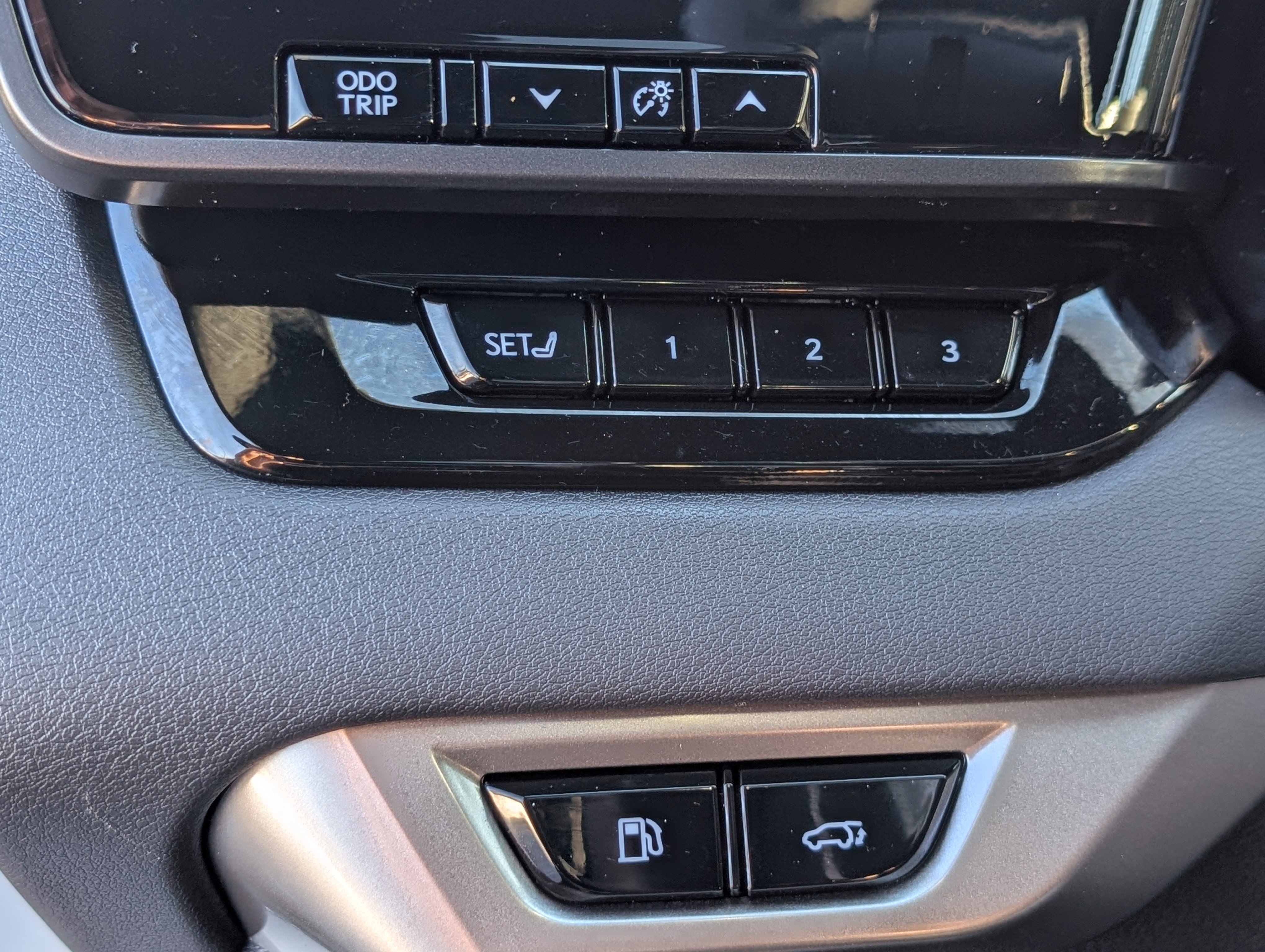 Used 2023 Lexus RX 350 Premium w/ Accessory Package AWD/4WD image 22