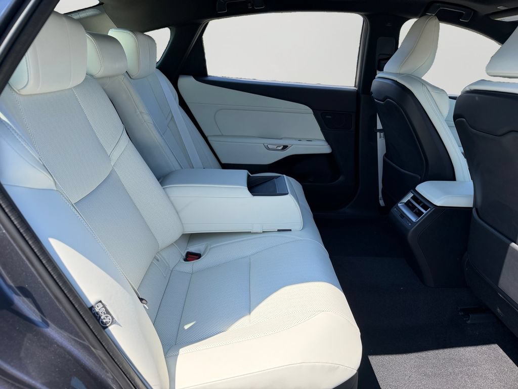 New 2026 Lexus ES 350h AWD w/ Cold Area Package image 7