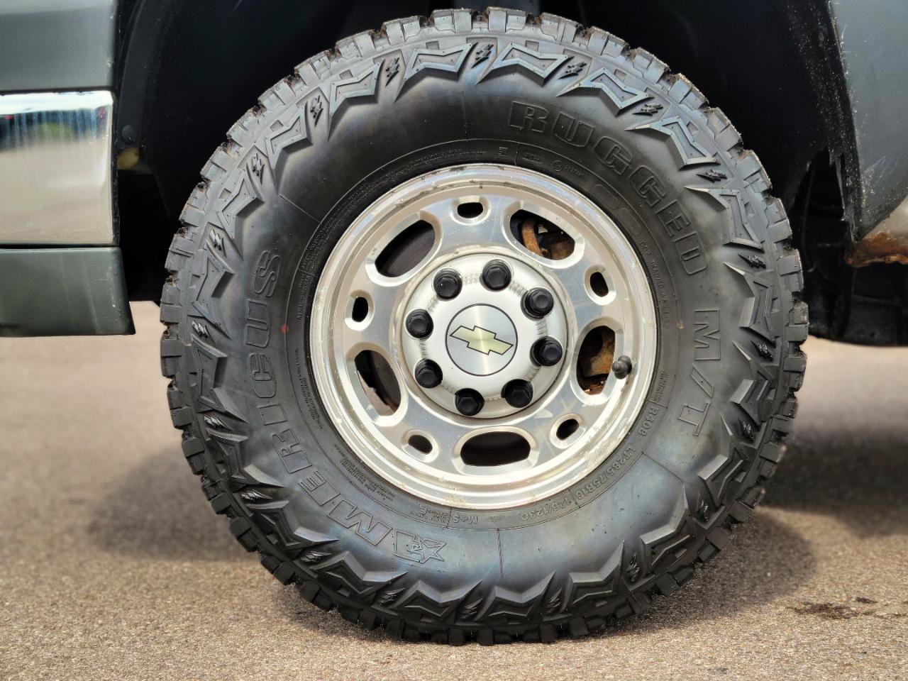 Used 2006 Chevrolet Silverado 2500 W/T w/ Heavy-Duty Power Package AWD/4WD image 14