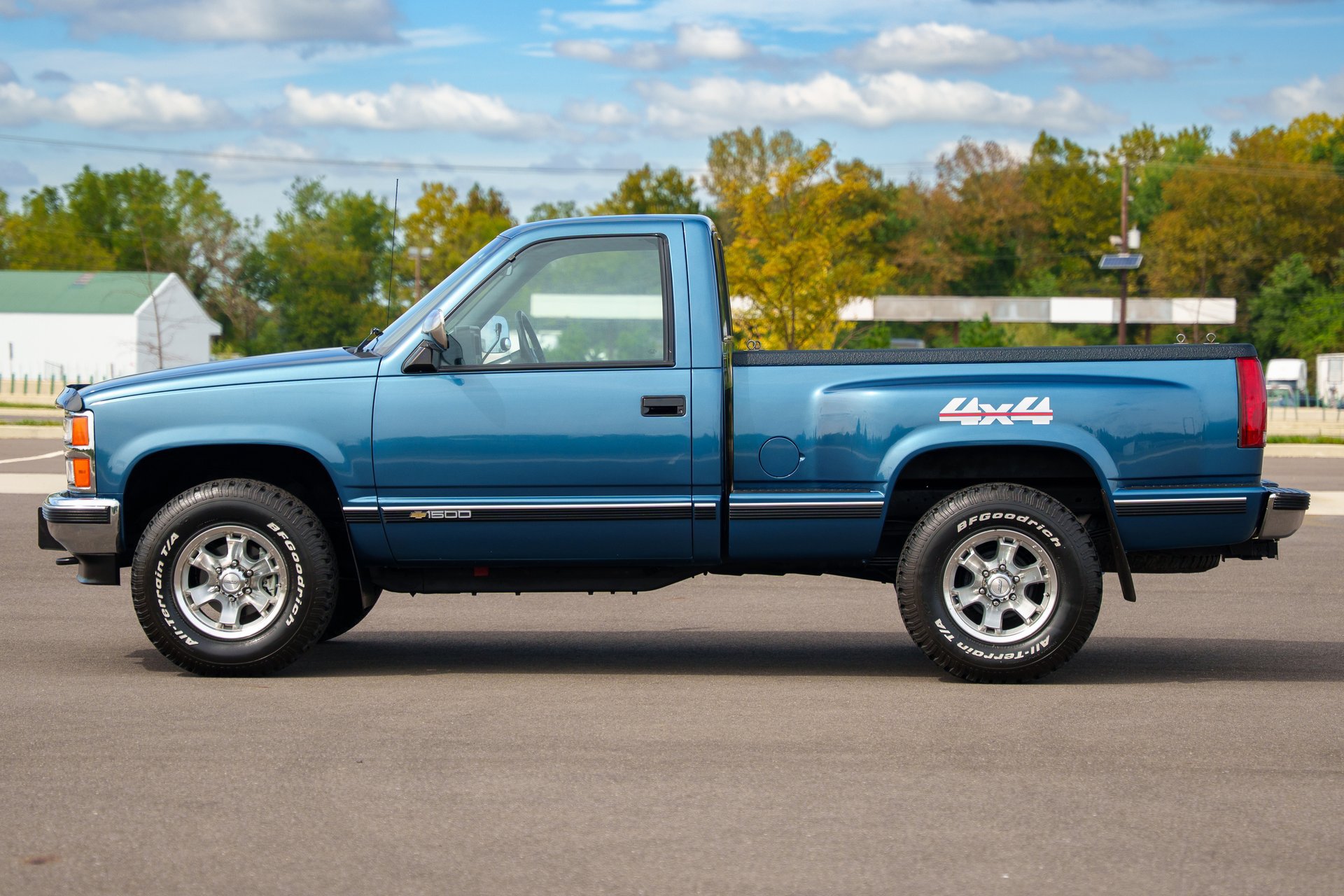 Used 1990 Chevrolet Silverado 1500 4x4 Regular Cab image 3