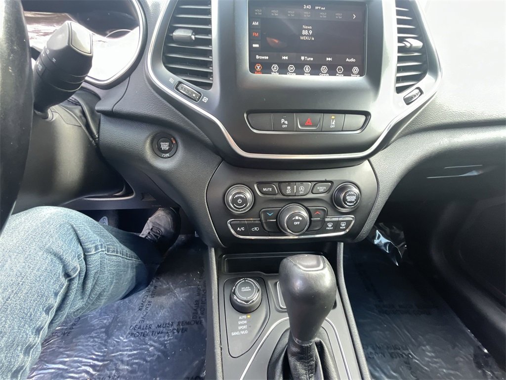 Used 2021 Jeep Cherokee Latitude Plus image 18