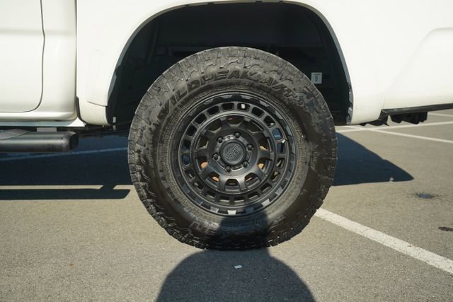 Used 2020 Toyota Tacoma SR5 image 39