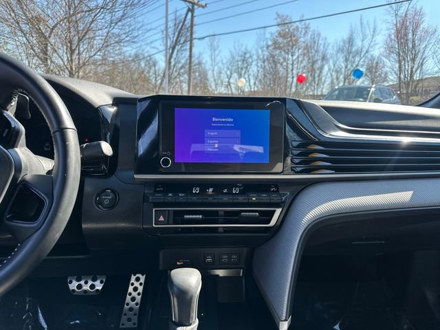 Used 2025 Toyota Camry SE image 23