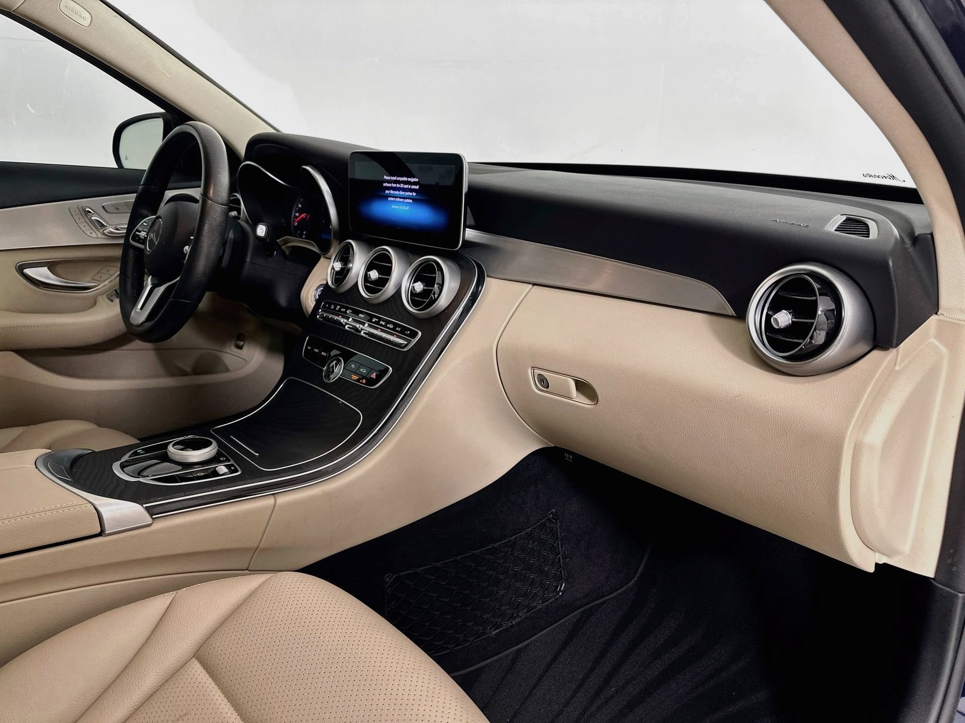 Used 2019 Mercedes-Benz C 300 Sedan image 30