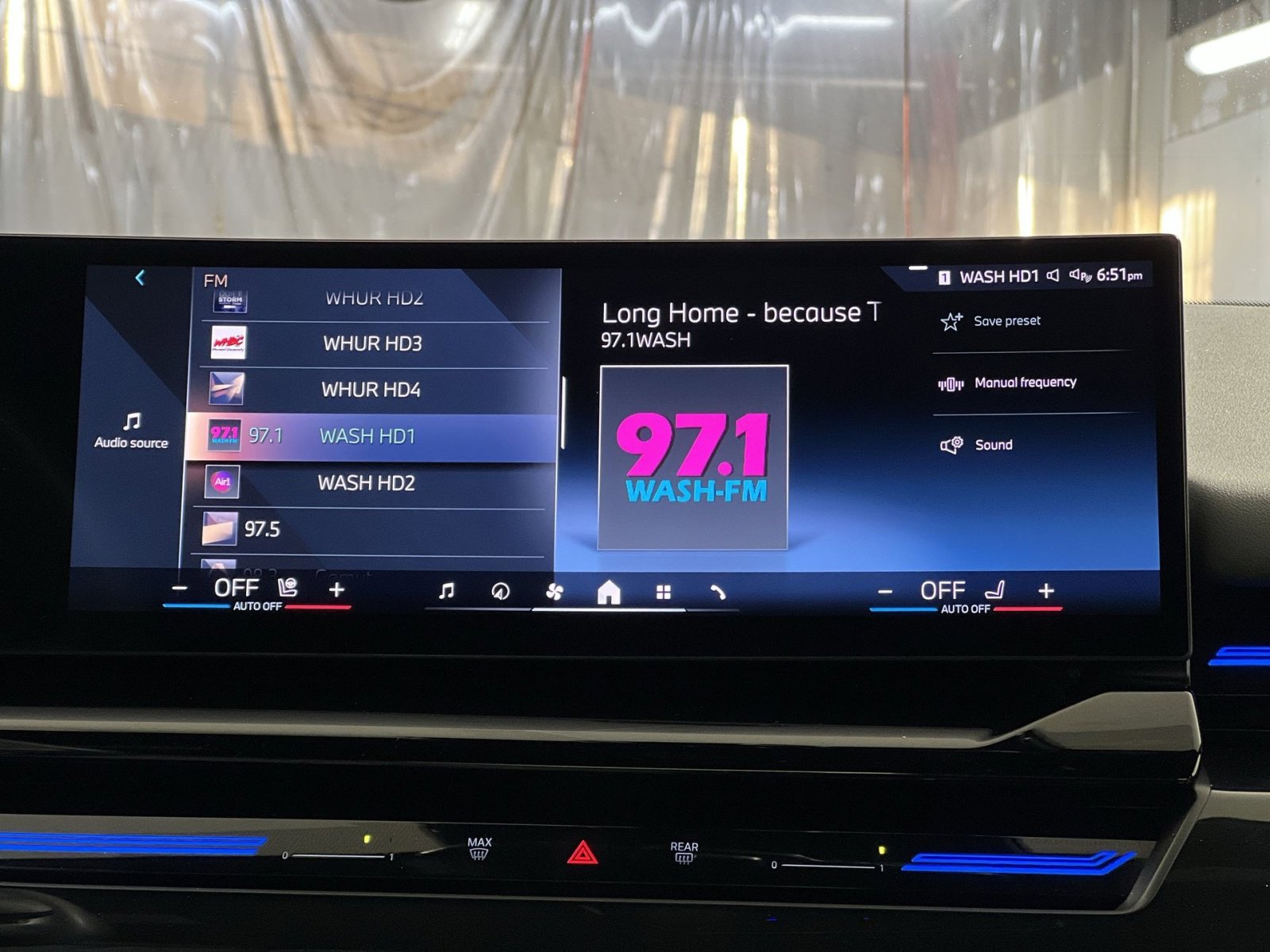 Used 2025 BMW 530i xDrive AWD/4WD image 18