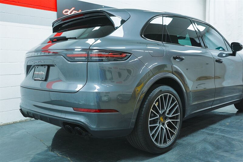Used 2020 Porsche Cayenne Turbo AWD/4WD image 27